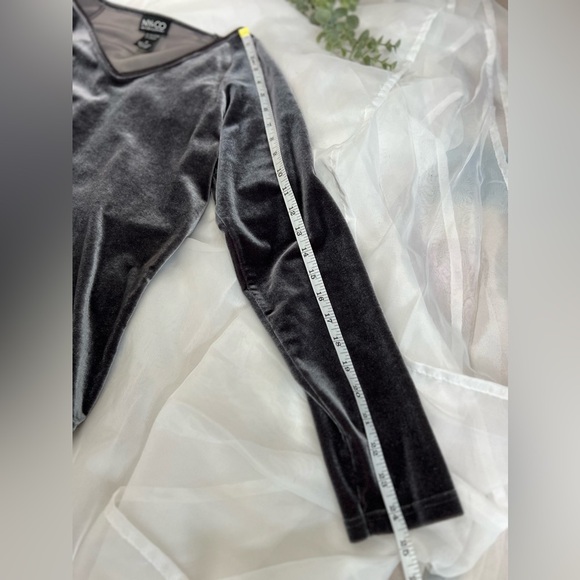 NY & Co Women's Y2K Blouse Top Crushed Velvet Gray Long Sleeve Small - Picture 7 of 9